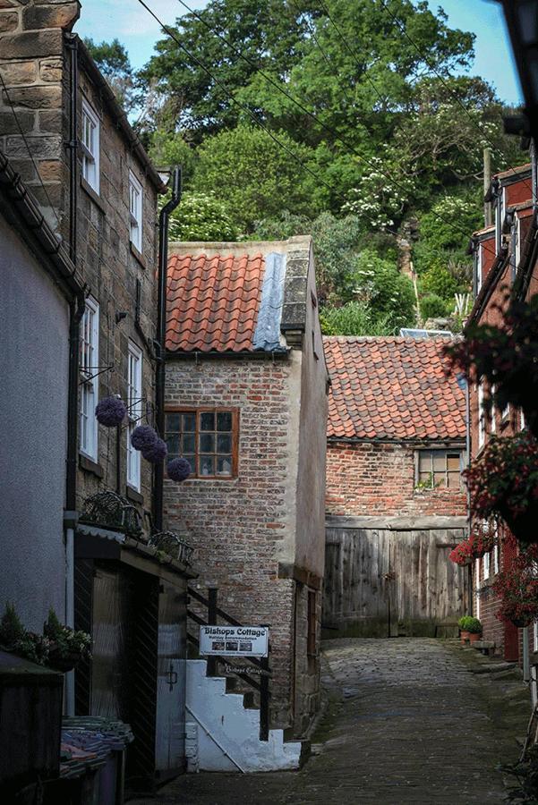 Cottages-Whitby - Bishops Cottage วิทบี ภายนอก รูปภาพ
